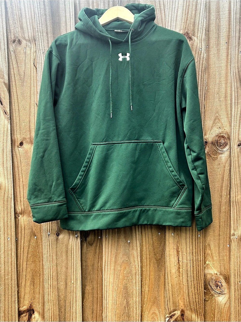 Under Armour Men's Hoodie in Green hooded sweatshirt Size Medium